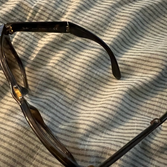 Ray Ban RB 4195 Folding Wayfarers. - Picture 7 of 9